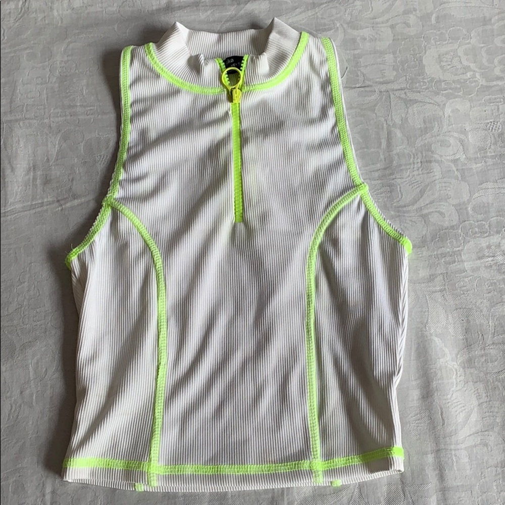 SUPER CUTE BERSHKA TANK TOP